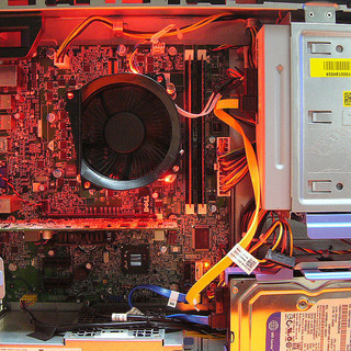デスクトップパソコン 【RedLEDスリムPC】☆グラボ付♪Optiplex3010