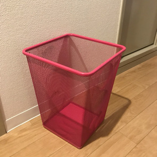 IKEAイケアのピンクゴミ箱