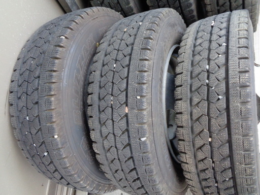トラックタイヤ スタッドレス 195/70R15.5 BS ブリザック 1台分 17年製 ホイール付 冬