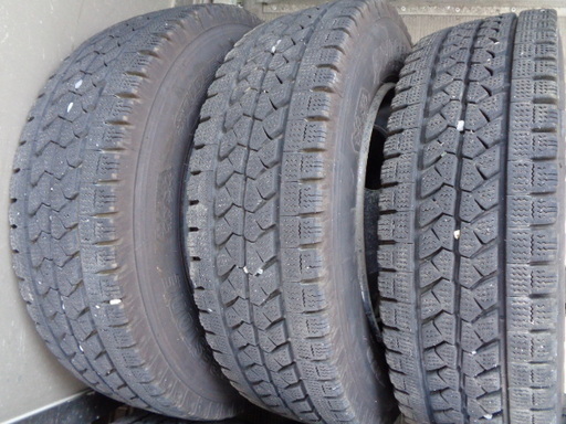トラックタイヤ スタッドレス 195/70R15.5 BS ブリザック 1台分 17年製 ホイール付 冬