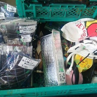 さらに追加しまくってます!100円リサイクルのお店です!
