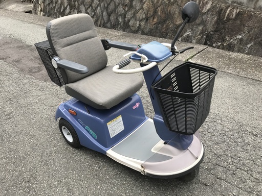 ☆彡　電動車いす。介護用品。セニアカー。シニアカー。免許返納後でも安心です♪