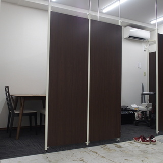 〖美品〗ほぼ新品の突っ張りパーテーション