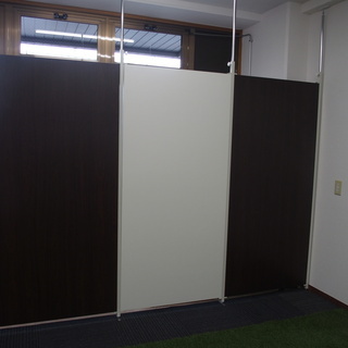 〖美品〗ほぼ新品の突っ張りパーテーション
