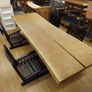 一枚板ダイニングテーブル 天然木 座卓テーブル 座椅子ダイニングテーブル  アイアンフレーム 座椅子×４ 幅：２２９ｃｍ 札幌 西岡店