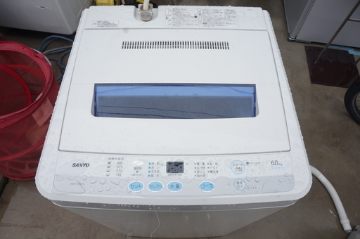 2011年製　全自動洗濯機　SANYO　ASW-60D