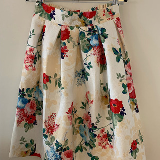 DHOLICで購入🌸フレア花柄スカート