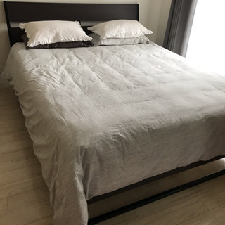 IKEA クイーンベッド とマットレス