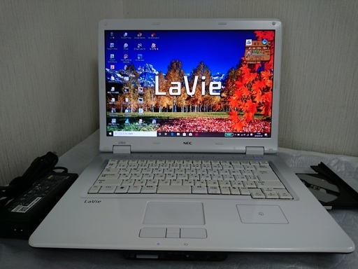【取引中】　☆SSD搭載で快適☆　NEC　Lavie　15インチ　ホワイト　Windows10