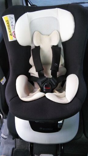 チャイルドシート・エールベベ回転式　新生児〜使用可能
