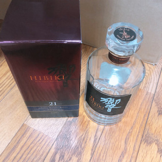 響HIBIKI21年の空瓶空箱と白州のグラス