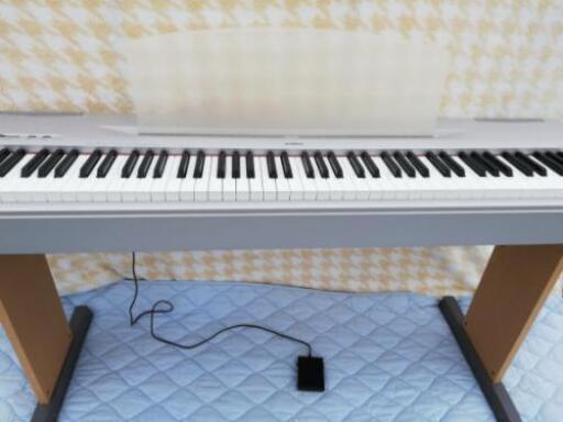 YAMAHA  電子ピアノP-60