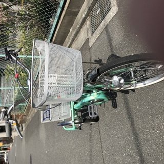 値下げ：：数回使用しました大人用三輪自転車をお譲りします。内装3段変速式