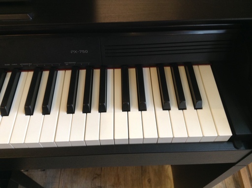 またまた入荷！！【YAMAHA】キーボードNP-11あります！！※メトロノーム