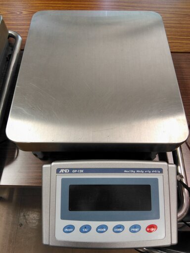 値下げ!! 中古 12㎏まで測れる電子はかり
