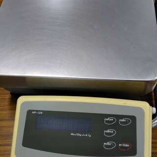 値下げ!! 中古 12㎏まで測れる電子はかり