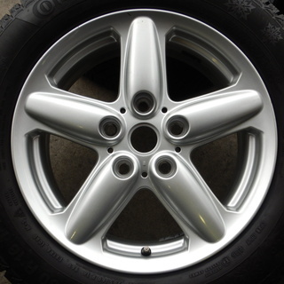 ミニクロスオーバー純正　溝たっぷり　スタッドレスタイヤ付き　１６インチ