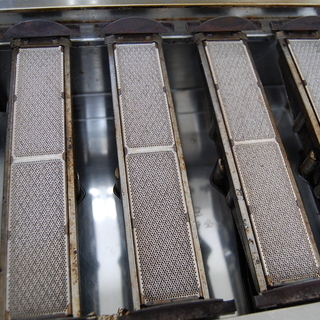 Rinnai 赤外線グリラー 荒磯 RGA-404B LPガス 下火式 赤外線バーナー 業務用 ガスグリラー 2016年製 ☆ PayPay(ペイペイ)決済可能 ☆ 札幌市 清田区 平岡