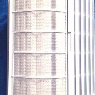 超美品】 窓用エアコン2018年製／取付枠・リモコン・付属品・取扱説明