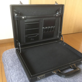 バッグ 【美品】日本製 ビジネスバッグ ハードケース アタッシュケース 黒