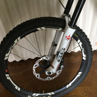 KONAのフレームで、ディスクブレーキです