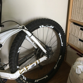 KONAのフレームで、ディスクブレーキです