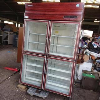 業務用冷蔵庫になります