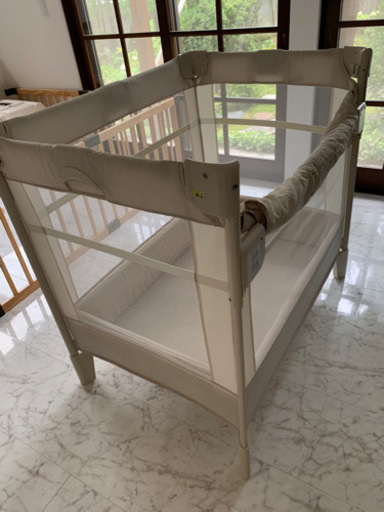 アップリカ ココネルエアー  ベビーベッド
