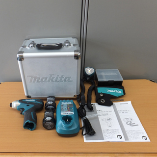 PayPay対応 マキタ 充電式インパクトドライバ TD090D 充電器 バッテリー×2個 バクバクライト ML101 アルミケース付 makita 札幌市西区西野 PayPay対応 マキタ 充電式インパクトドライバ TD090D 充電器