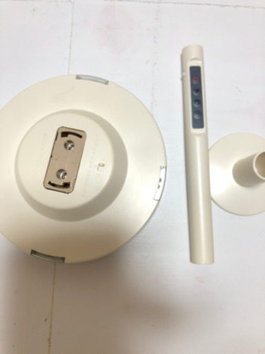 天井からの電灯コンセントの変換器