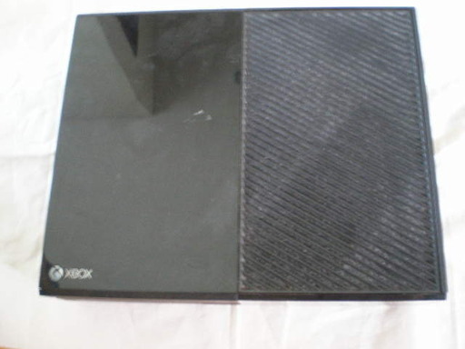 XBOX　ＯＮＥ　５００ＧＢ　ソフト4本付き　キネクトセンサー付き