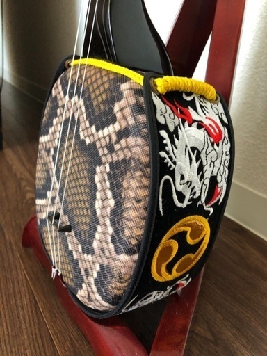 三線 木製スタンド付き