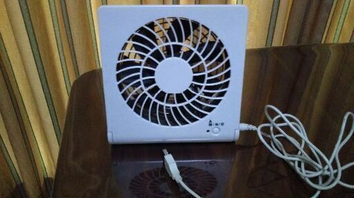 コンパクトデスク扇風機