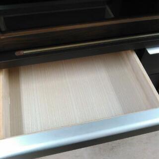 食器棚 幅151cm 奥行42cm 高さ198cm