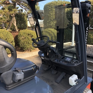 1.0t 白タイヤ エンジンフォークリフト トヨタ