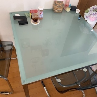IKEA購入 ガラスダイニングテーブル
