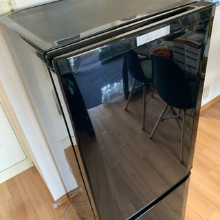 アクア大型2ドア冷凍冷蔵庫720L省エネ　LED照明 自動製氷機能付き アクア大型2ドア冷凍冷蔵庫720L省エネ LED照明 自動製氷機能付き