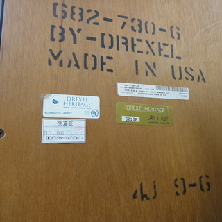 DREXEL HERITAGE/ドレクセル ヘリテイジ Grand Villa グランド・ヴィラ キュリオユニット キャビネット ショーケース ガラス棚 アメリカ製 682-730【ユーズドユーズ名古屋天白店】