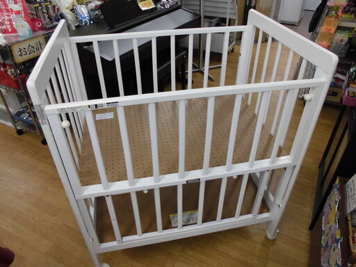 KATOJI ベビーベッド ミニサイズ(内寸60×90) 白 木製 キャスター・下部収納付き　西岡店