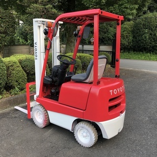 塗装済!　整備済!!　900kg　トヨタ　エンジンフォークリフト 塗装済! 整備済!! 900kg トヨタ エンジンフォークリフト