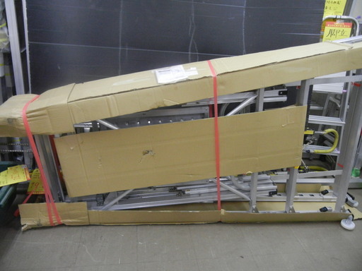 ﾅｶｵ　ｺﾝｽﾀﾜｰ　作業用踏台　CHE-270　作業高さ：2400～2700mm　未使用品