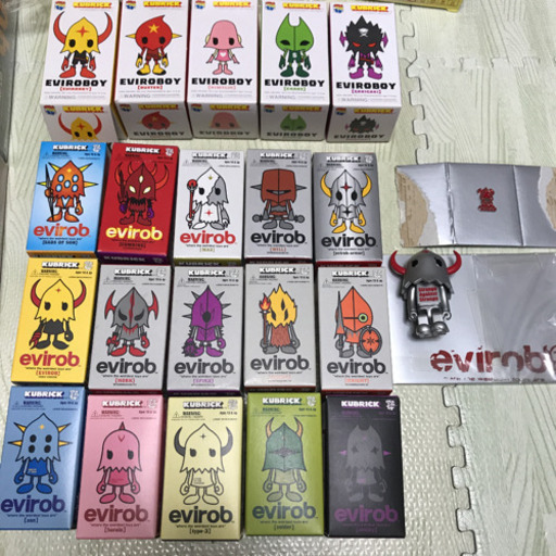 evirob キューブリック21体セット