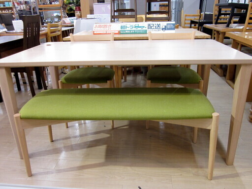飛騨ibata/IDC大塚家具のダイニングテーブルです！