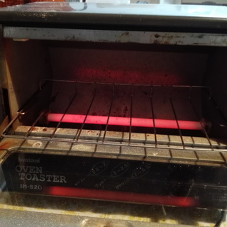 古いですが可動品　　　オーブントースター　さしあげます。