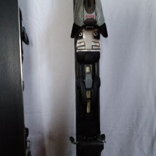 ショップのスキー授業用カービングスキーを整理します。発送はしてないので！