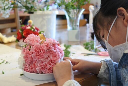 子どもフラワーレッスン キッズフラワーアレンジメント お花を使った情操教育 ４歳から初めての習い事 Kaniふぁみりあ 岩倉のフラワーの生徒募集 教室 スクールの広告掲示板 ジモティー