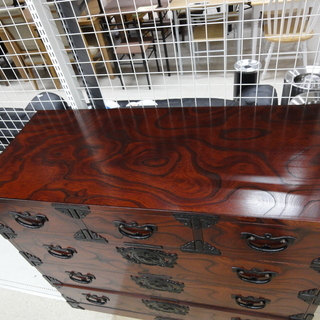 岩谷堂箪笥 4段6杯 整理たんす チェスト 牡丹紋様 南部鉄器金具 漆 岩谷堂箪笥 4段6杯 整理たんす チェスト 牡丹紋様 南部鉄器金具 漆