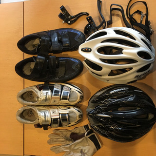 靴、ヘルメット、グローブ、補助ブレーキ、ストラップ