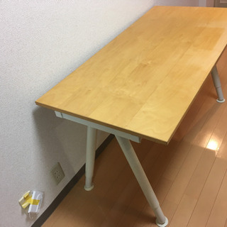 IKEAのダイニングテーブル/オフィスデスク