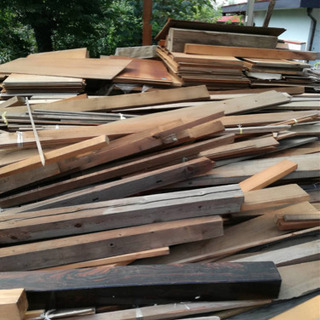 【無料】木材、廃材等大量にあります。今週末土日限定‼DIYや薪等...